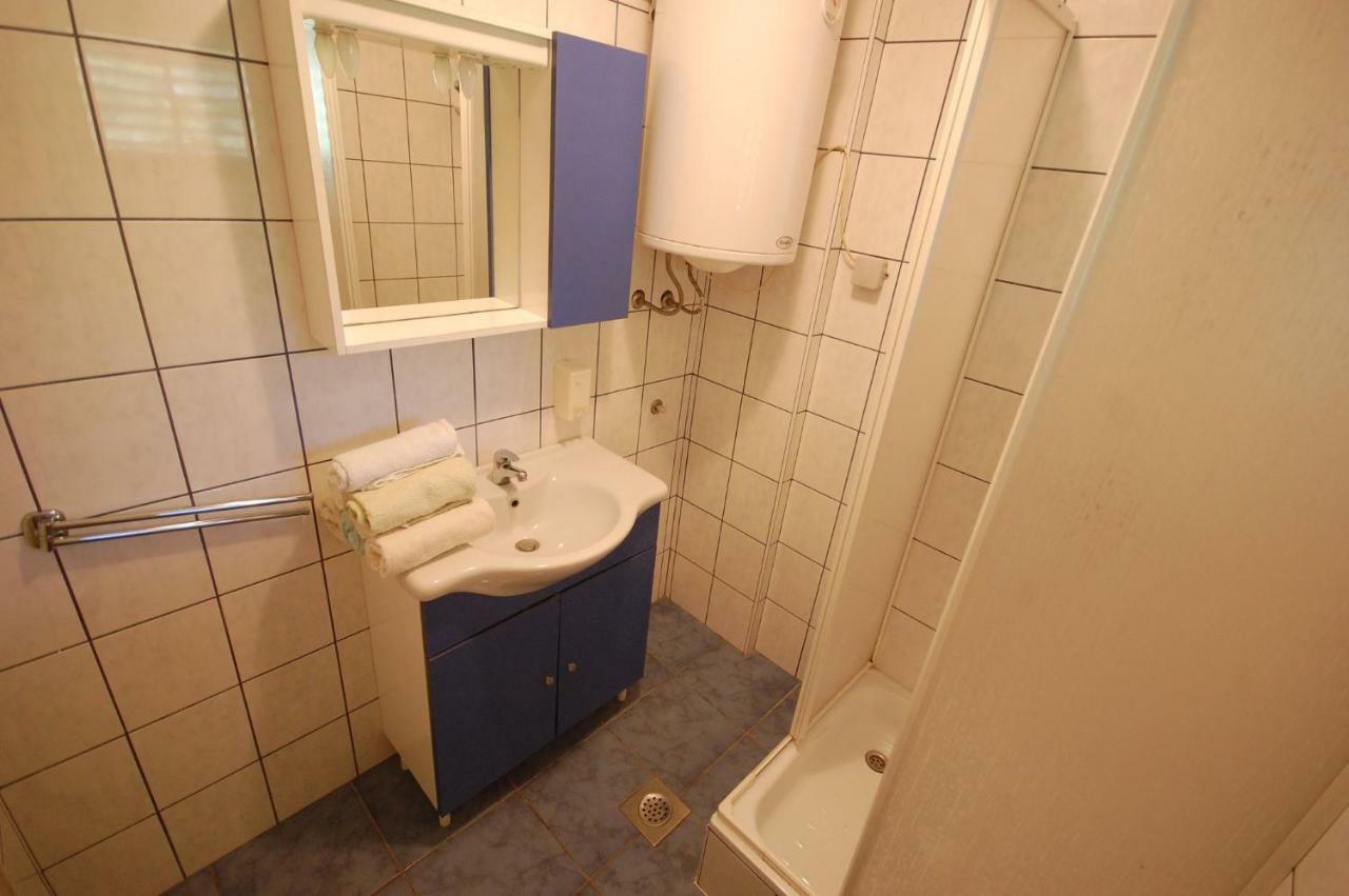 Apartments Juric By El-Pi Tours Njivice Esterno foto